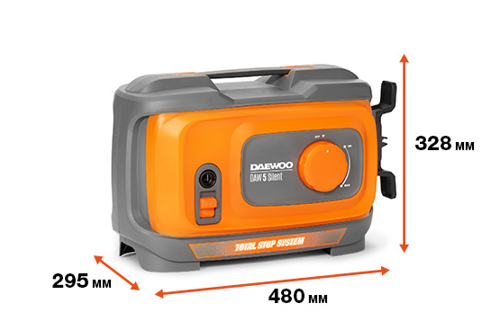 Данная модель заметно компактнее и легче моек высокого давления аналогичной мощности, что делает ее незаменимой для локальных работ с частой переноской аппарата.